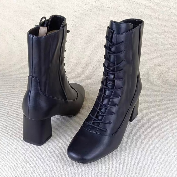 Lace-Up Zipper Cylinder Heel Boots . Leather. Heeled booties - Picture 2 of 9